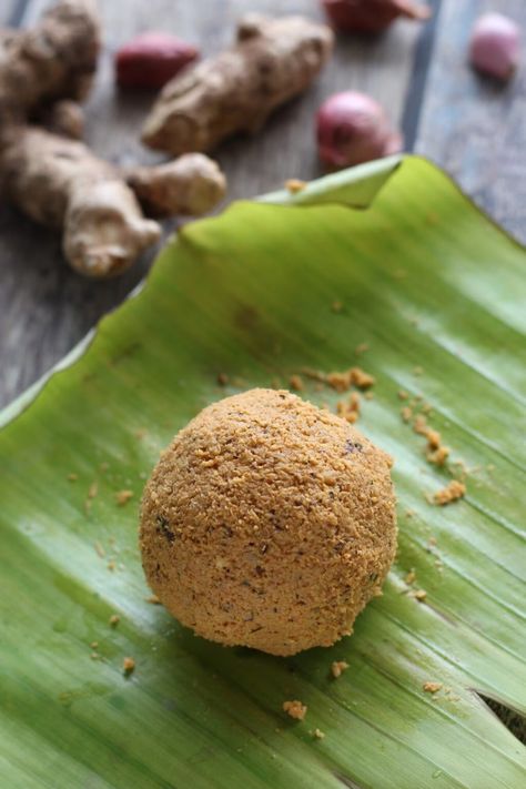 Mango ginger and coconut dry chutney, മാങ്ങായിഞ്ചി ചമ്മന്തി Chammanthi Recipe, Curry Chili, Flavored Rice, Raw Mango, Red Chili Powder, Coconut Curry, Red Chili, Curry Leaves, Chili Powder