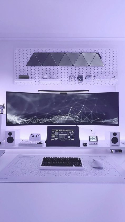 Gamer Boy Room Ideas, Black And White Pc, Computer Room Decor, Productivity Setup, White Desk Setup, Gaming Bedroom Ideas, Gaming Computer Room, Setup Pc, Dream Setup