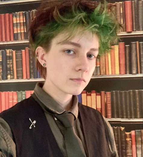 Transmasc Hair Dye Ideas, Masculine Haircut Ftm Round Face, Green And Black Hair Men, Short Hair Dye Ideas Men, Trans Masc Haircut Round Face, Short Hair Styles For Trans Men, Hair Styles Trans Men, Short Hair Styles Trans Masc, Short Fluffy Green Hair