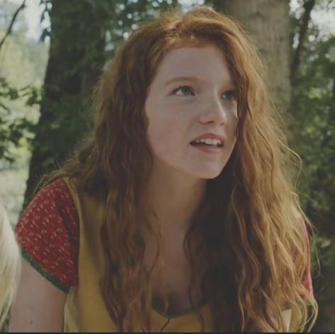 Ginny Weasley Face Claim, Lily Evans Fancast Annalise Basso, Ginger Actress Face Claim, Annalise Basso Aesthetic, Redhead Girl Face Claim, Annalise Basso Lily Evans, Lily Evans Face Claim, Lily Evans Fancasts, Harry Potter Face Claim