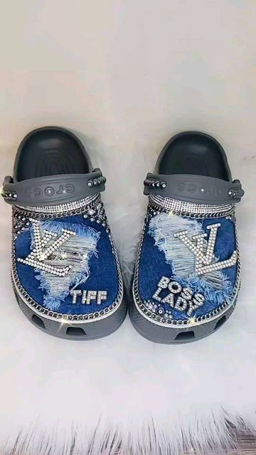 Croc Business, Painted Crocs, Designer Crocs, Pearl Sneakers, Bling Crocs, Lv Inspired, Bedazzled Shoes, Custom Crocs, Bling Ideas