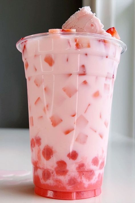 Cornstarch Boba Recipe Cornstarch Boba, How To Make Boba, Strawberry Boba, Boba Recipe, Bubble Tea Recipe, Bubble Tea Boba, Boba Drink, Bubble Milk Tea, God Mat