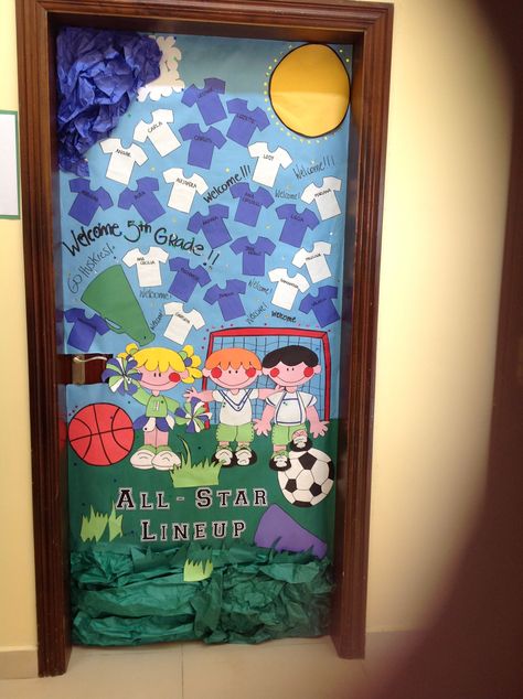 sport door Class Door Ideas, Sports Day Decoration, Classroom Ideas Elementary, Sport Themed Crafts, One Team One Dream, Themed Classroom Ideas, School Wall Decoration, Sports Theme Classroom, Sports Classroom