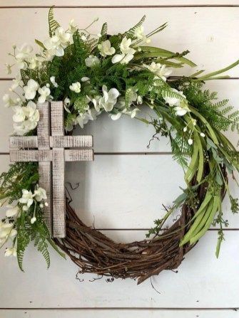 Easter Wreath Cross, Dekoratívne Vence, Diy Frühling, Wreath Greenery, Wreath Cross, Fete Saint Patrick, Diy Spring Wreath, Cross Wreath, Summer Front Door Wreath