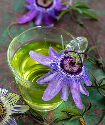 Passion Flower Benefits, Passion Flower Tea, Health Herbs, Witchy Kitchen, Medical Herbs, Book Of Shadow, New Roots, Chamomile Tea, Infused Oils