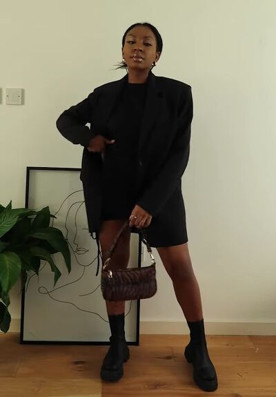 Outfit With Black Chunky Boots, Chelsea Chunky Boots Outfit, Lug Sole Boots Outfit Plus Size, Chunky Boots And Dress Outfit, Chunky Chelsea Boots Outfit Women, Chunky Black Boot Outfits, Chunky Black Boots Outfit, Chunky Heel Outfit, Chunky Ankle Boots Outfit