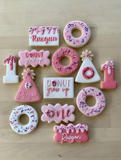 Donut Birthday Cookies Decorated, Sweet One Donut Cookies, Donut Decorated Cookies, Sweet One Sugar Cookies, Sweet One First Birthday Cookies, Donut Sugar Cookies Decorated, Sweet One Birthday Cookies, A Sweet One Birthday Theme, Sweet One Cookies First Birthday