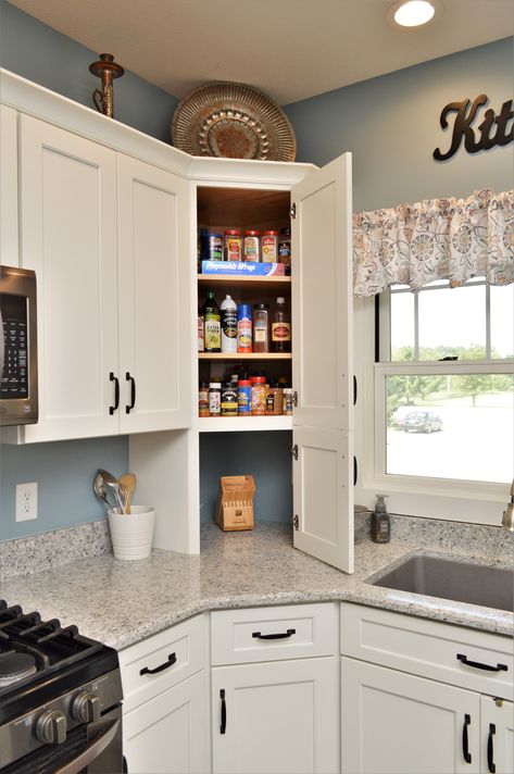 Corner Kitchen Layout, Kitchen Cabinet Layout, Kitchen Cupboard Designs, Kitchen Pantry Design, Kitchen Corner, Kitchen Room Design, Kitchen Inspiration Design, Kitchen Furniture Design, Kitchen Redo