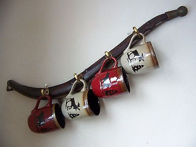 Horse Collar Hames Ideas, Western Style Kitchen, Cowboy Code, Western Kitchen, Hang Pictures, Western Crafts, Horse Harness, Rustic Western Decor, Antique Horse