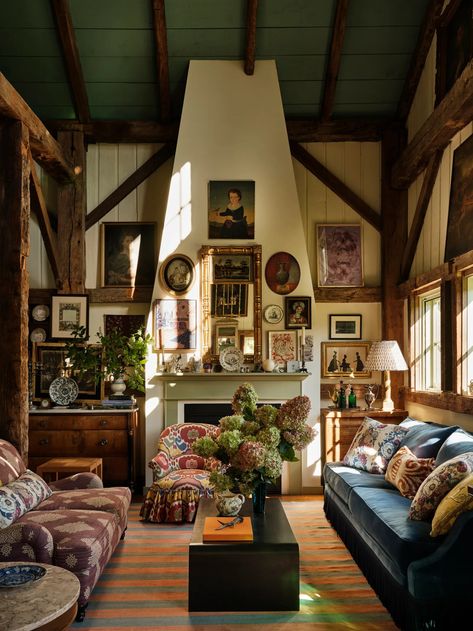 Inside Interior Stylist Mieke ten Have’s Upstate New York Retreat—And Her Tips for Fall Decorating | Vogue European Cottage Style, Quack Shack, Country Lake House, Moody Living Rooms, Nancy Meyers Home, Garage Cottage, Bloomsbury Style, Crowded Table, English Country Interiors