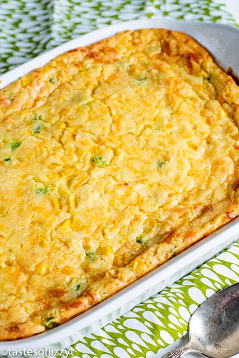 Jalapeno Cheddar Corn Casserole Recipe {Easy Jiffy Corn Casserole} Spicy Corn Casserole, Cheddar Corn Casserole, Corn Casserole Jiffy, Cornbread Southern, Jiffy Recipes, Cheese Corn Casserole, Cheddar Corn, Easy Corn Casserole, Cream Corn Casserole