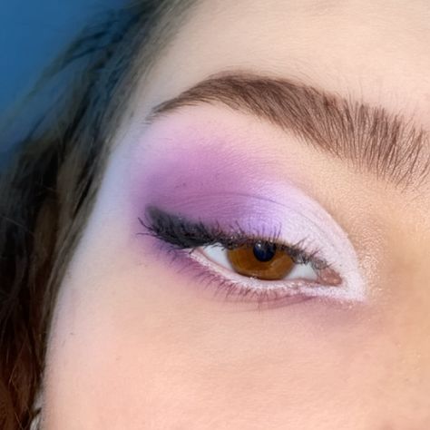 White And Purple Eyeshadow, 1960s Eye Makeup, Sigma Makeup, Purple Eyeshadow Looks, Purple Sweet 16, Eyeshadow Brown, Makeup Brown Eyes, Crease Eyeshadow, Makeup Looks Natural Full Face