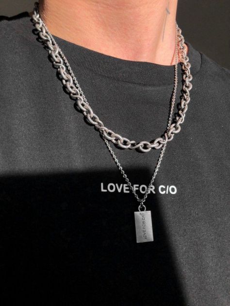 LOVE FOR C/O ROBIN SEBASTIAN MAJESTIC CURB NECKLACE Instagram: @loveforco #necklace #mensdetails #silverchain #curbchain #mensnecklace #jewelry #mensjewelry #loveforco #hypebeast #robinsebastian #men'saccessories #men's #accessories #necklace Womens Necklaces Simple, Mens Necklace Personalized, Mens Accessories Necklace, Simple Necklace Designs, Diamond Bar Necklace, Grunge Jewelry, Edgy Jewelry, Stylish Necklace, Necklace Craft