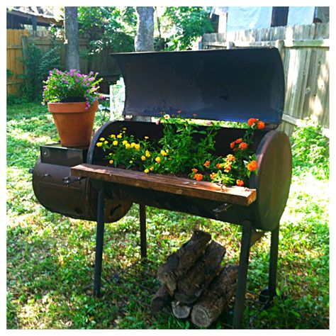 Bbq Planter Ideas, Planter Upcycle, Log Planters, Yard Accessories, Barrel Bbq, Water Wise Landscaping, Brick Bbq, Small Shrubs, Vintage Room Decor