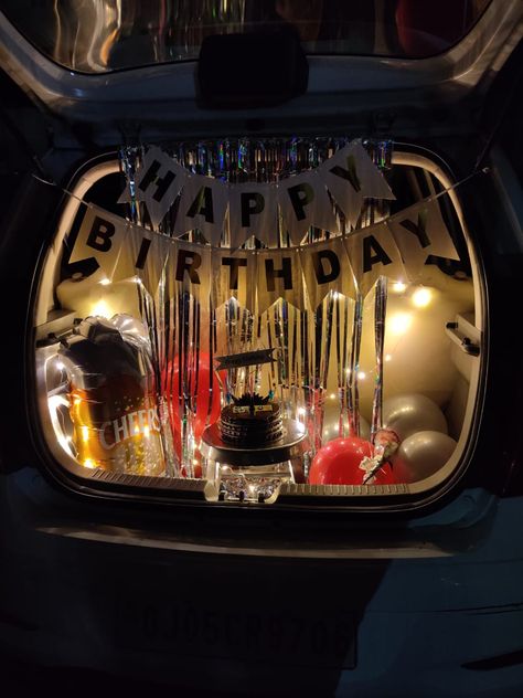 Car decoration, birthday decoration Back Car Surprise Ideas Birthdays, Car Decoration For Birthday Surprise For Boyfriend, Surprise Car Decorations, Back Car Surprise, Car Bday Surprise, Car Dicky Decoration For Birthday, Happy Birthday Car Decorations, Car Decoration Ideas For Birthday, Car Decor For Birthday