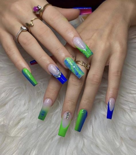 Blue And Green Nails, Green Ombre Nails, Nails Unique, Green Acrylic Nails, Fantasy Nails, Pearl Decorations, Dope Nail Designs, Shiny Nails, Blue Nail Designs