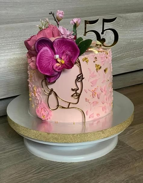 Cake With Fake Flowers On Top, 35 Bday Cake, 40 Th Birthday Cakes For Women, 45th Birthday Cake Ideas For Women, 45 Birthday Cake Women, Trendy Birthday Cakes For Women, Trendy Cake Designs, Black Cinderella, Mummy Cake