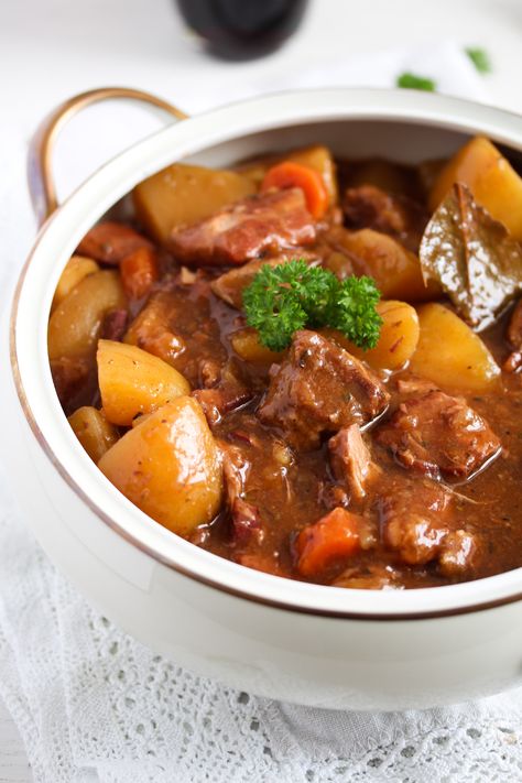 Lamb Stew Slow Cooker, Lamb Casserole Recipes, Lamb Slow Cooker Recipes, Best Stew Recipe, Slow Cooker Stew Recipes, Lamb Casserole, Lamb Stew Recipes, Easter Meal, Slow Cooker Lamb