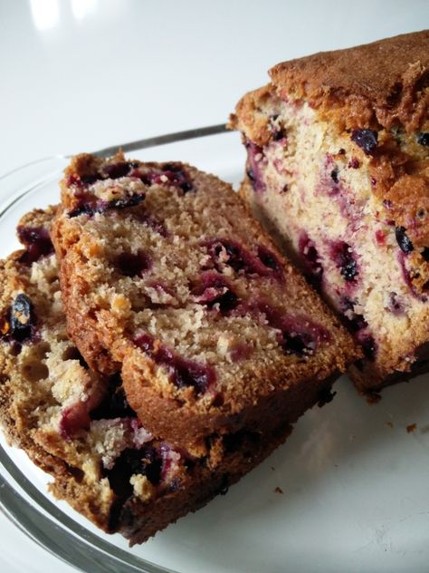 Have you ever tried blackcurrant banana bread? Its recipe (and many more blackcurrant recipes) are on the website of the IBA. Banana Fruit Cake Recipe, Blackcurrant Recipes Desserts, Blackcurrant Recipes, Black Currents, Black Currant Cake, Aronia Berry Recipes, Black Currant Recipes, Currant Bread, Allotment Recipes