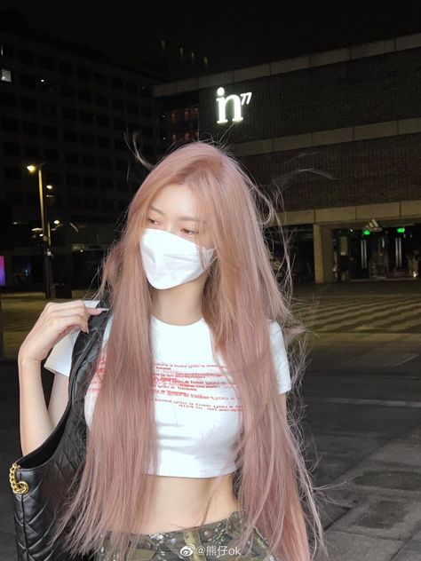 Ash Pink Hair Color, Korean Pink Hair, Ashy Pink Hair, Pink Hair Dark Roots, Ash Pink Hair, Pink Ash Hair, Lisa Pink, Ash Pink, Ash Hair