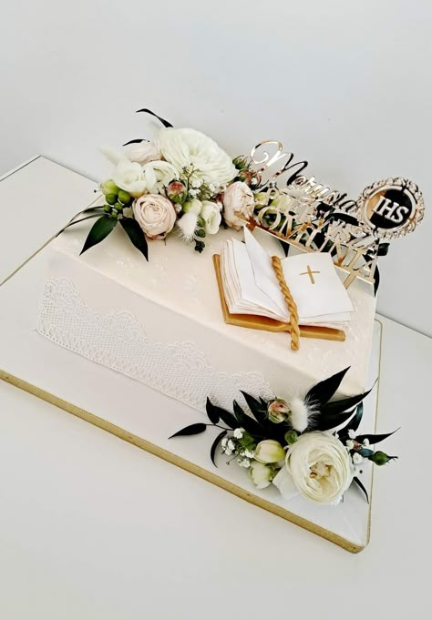 Dedication Cake, Comunion Cake, Bible Cake, Recuerdos Primera Comunion Ideas, Religious Cakes, First Communion Cakes, Confirmation Cakes, Buttercream Fondant, First Communion Decorations