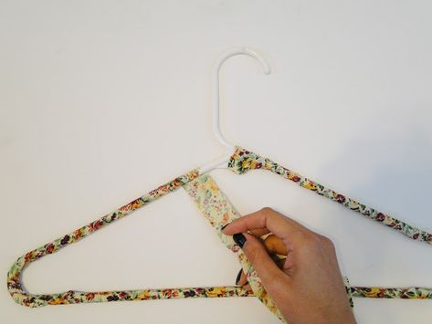 Fabric Covered Hangers, Covered Hangers, Covered Coat Hangers, Fabric Hanger, Hanger Crafts, Scrap Fabric Crafts, Scrap Fabric Projects, Hanger Diy, Hanger Design