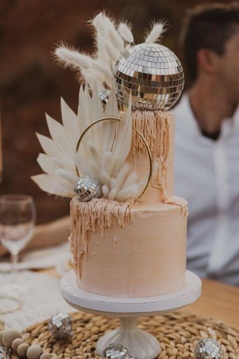 Disco Ball Wedding Cake, Disco Ball Wedding, Disco Cake, Disco Birthday Party, Disco Party Decorations, Disco Theme, Ball Wedding, Disco Balls, Retro Wedding