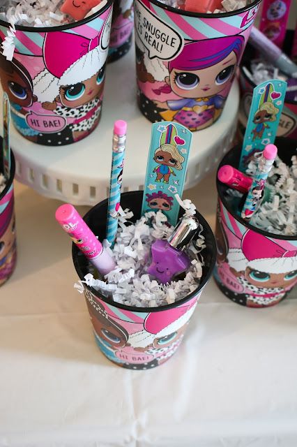 Lol Doll Birthday Decorations, Lol Backdrop Party Ideas, Lol Doll Party Favors, Lol Party Games, Diy Lol Surprise Birthday Party, Lol Surprise Dolls Party Ideas Diy, Lol Bday Party Ideas, Lol Birthday Party Ideas Cake, Lol Surprise Party Ideas