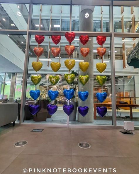 Pride Backdrop, Pride Month Decorations, Pride Balloons, Pride Decorations, Pride Ideas, Progress Flag, Pride 2024, Nice Office, Pride Party