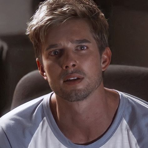 #jasondilaurentis #pll #jasonprettylittleliars #icons Jason Dilaurentis Icons, Jason Dilaurentis Aesthetic, Jason Pretty Little Liars, Jason Dilaurentis, Drew Van Acker, Van Acker, Smash Book, Pretty Little Liars, Cutie Patootie