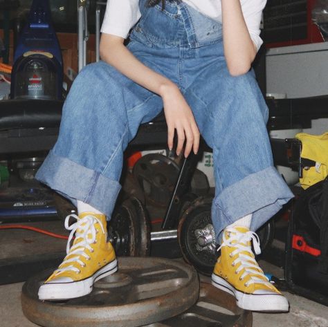 Overalls With Converse, Mustard Yellow Converse Outfit, Converse Yellow Outfit, Yellow Converse Outfit, Converse Outfit Aesthetic, Korean Crochet, Spring Board, Converse Aesthetic, Yellow Converse