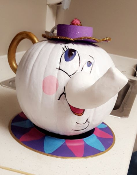 Mrs. Potts Pumpkin! No - carve pumpkin idea! Cute Painted Pumpkin Ideas, Book Character Pumpkins, Creative Pumpkin Painting, Creative Pumpkin Decorating, Character Pumpkins, Halloween Decor Diy, Pumpkin Decorating Contest, No Carve Pumpkin Decorating, Disney Pumpkin