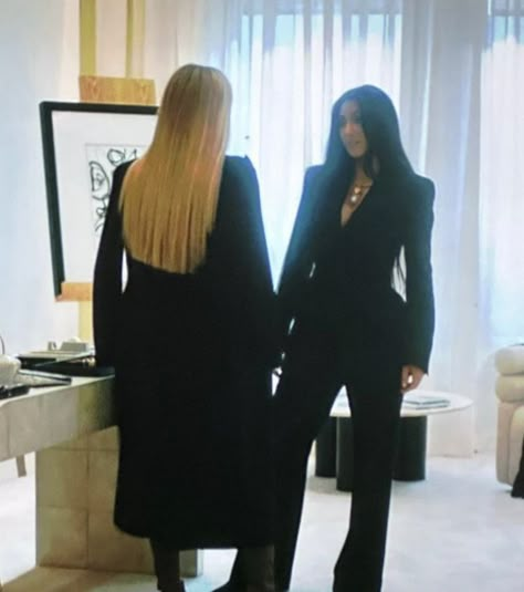 Kim K Professional Outfit, Kim Kardashian Business Attire, Women In Business Outfits, Kim Kardashian American Horror Story, Kim Kardashian Business, Executive Assistant Aesthetic, Kim Kardashian Interview, Corporate Fits, Realtor Photoshoot