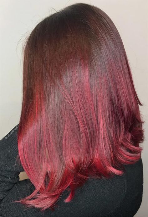 Red Hair Color Shades, Burgundy Hair Dye, Burgundy Hair Color, Balayage Hair Caramel, Dyed Tips, Hair Dye Tips, Shades Of Red Hair, Wine Hair, Dyed Red Hair