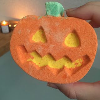 Lush Halloween Products, Pumpkin Skincare, Lush Halloween, Autumn Goals, Collage Cutouts, Spooky Basket, Fall Basket, Bath Boms, Halloween Bath