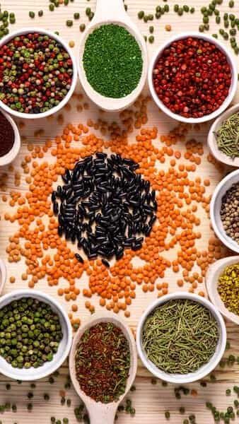 9 herbs and spices to lower cholesterol quickly To Lower Cholesterol, Cholesterol Remedies, Fenugreek Seeds, Basil Leaves, High Cholesterol, Cholesterol Levels, Lower Cholesterol, Herbs And Spices, Heart Health