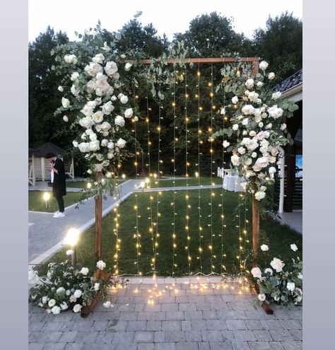 Photoboth Mariage, Wedding Anniversary Decorations, Forest Theme Wedding, Wedding Background Decoration, Garden Theme Wedding, Diy Wedding Backdrop, Dream Wedding Decorations, Desi Wedding Decor, Wedding Planning Decor