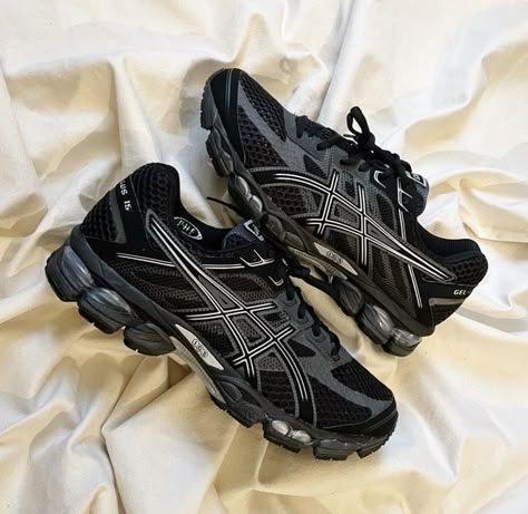 Black Running Shoes Outfit, Chunky Black Shoes, Black Asics, Asics Black, Shoes Hack, Shoe Wishlist, Funky Shoes, Hype Shoes, Shoe Inspo