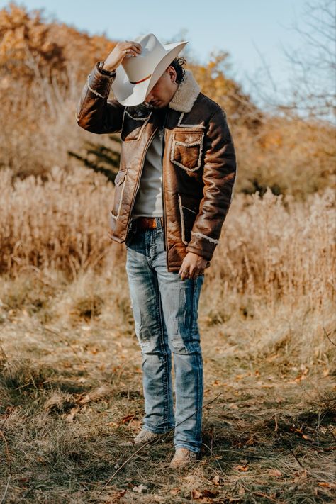 Mens Cowboy Outfit Western Wear, Fancy Winter Outfits Men, Texas Man Outfit, Classic Cowboy Outfit, Men’s Western Fashion, Mens Cowboy Fashion, Cowboy Outfit Ideas, Casual Cowboy Outfit Men, Men Western Outfits