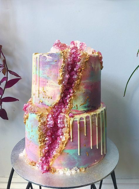 Rainbow Geode Cake, Crystal Birthday Cake, Iridescent Cake, Crystal Cakes, Geode Cakes, Gem Cake, Geode Cake Wedding, Sparkle Cake, Geode Cake