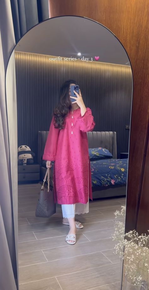 Pakistani Office Wear, Pakistani University Outfit, Pant With Kurti Style, Kurta Ideas For Women, Pakistani Casual Wear Simple, Pakistani Simple Suits, Pakistani Pants Design For Kurti, Indian Work Wear, Pakistani Casual Suits