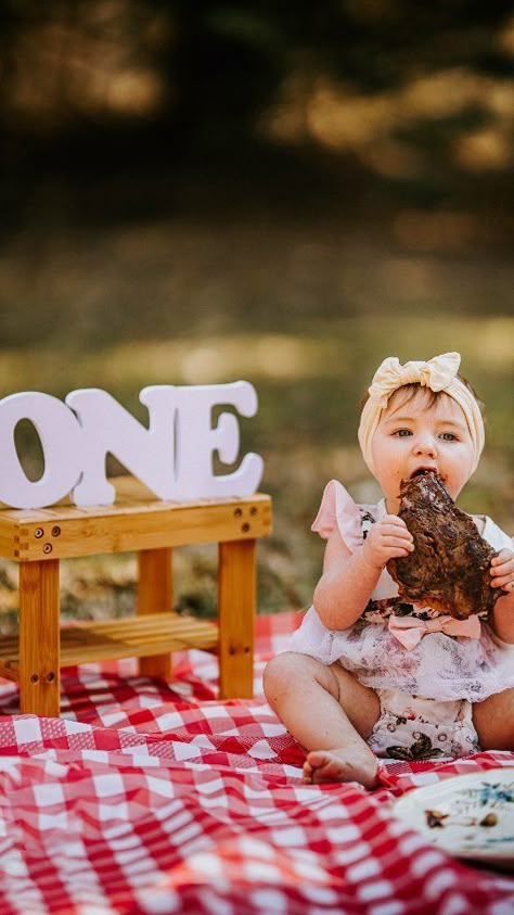 Ribs First Birthday Pictures, Steak One Year Photo Shoot, Baby Steak Smash Photoshoot, Baby Steak Photoshoot, Fun First Birthday Photo Shoot Ideas, First Birthday Steak Smash, Bbq First Birthday Photoshoot, Steak First Birthday Pictures, Steak Smash Photoshoot