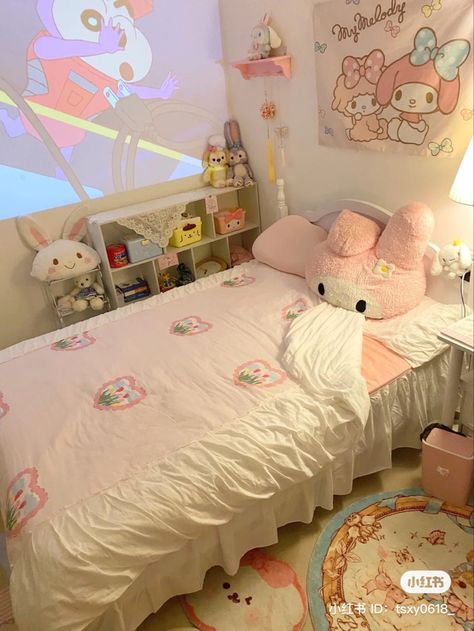 Sanrio Apartment, Sanrio Dorm Room, Sanrio Bedroom Ideas, Coquette Sanrio Room, Minimalist Sanrio Bedroom, Saniro Bed, Kawii Beds, Sanrio Bedroom, Minimalist Cutecore Room