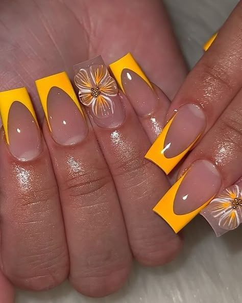 NYS Licensed Nailtech on Instagram: "These flowers never fail 💋  • • • • #longislandnailtech #longislandnails #nycnailtech #nycnails #summernails #nailinspo #explore" Nails Design With Flowers, Brookhaven Outfit, Cutesy Nails, Stitch Quotes, Pedi Ideas, Nyc Nails, Medium Nails, Acrylic Nail Set, Cute Acrylic Nail Designs