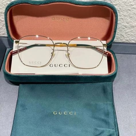 Gucci clear gold glasses Wishlist 2024, Puppy Accessories, Gucci Glasses, Gold Glasses, Cute Glasses, Clear Glasses, Glasses Shop, Wire Frame, Gucci Accessories