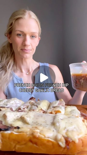 Andrea on Instagram: "😍French Onion French Dip Garlic Cheesy Bread😍 (TRY THIS ONE!!! It was truly amazing and EASY!!)   1. In a separate bowl add: 3/4 cup mayonnaise, 1 spoon minced garlic, 3 TBSPs butter softened, 1/2 cup shredded Italian blend cheese, 3/4 cup shredded monteray Jack cheese, 1 packet Onion Soup mix and pepper. 2. Spread that mixture on top of your French bread.  3. Then add Roast Beef. Top with Swiss  cheese. Add pepper to the top. 4. bake at 400 degrees for 15-20 minutes. Or until golden. 5. Enjoy dipped in Au Jus! (Video before this one to show how it was made as well ♥️)" French Onion French Dip Garlic Bread, French Onion Chip Dip Recipes, Garlic Bread French Dip, French Onion Dip Sandwich, Recipes With French Onion Soup, Football Bread, Garlic Cheesy Bread, Lite Snacks, Homemade French Onion Dip