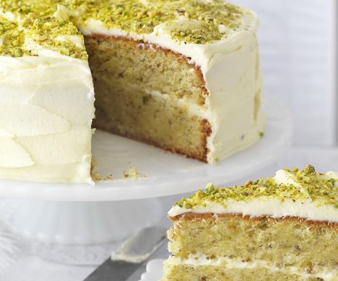 Weekly Recipes, Pistachio Recipes, Italian Cream, Layer Cake Recipes, Pistachio Cake, Bowl Cake, Salty Cake, Commonplace Book, Celebration Cake