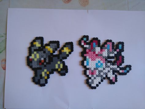 Umbreon Perler, Umbreon Sylveon, Perler Bead Pokemon Patterns, Sylveon Pokemon, Pixel Pokemon, Hama Art, Pokemon Perler, Pokemon Bead, Pokemon Perler Beads