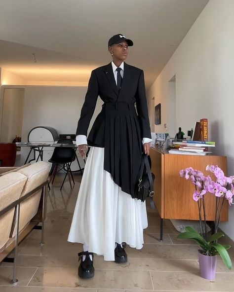 Nthabiseng (@itsnthabim) • Instagram photos and videos Masculine Feminine Fashion, Masculine Fashion, Modesty Outfits, Masculine Feminine, Feminine Fashion, Tall Women, May 7, School Fashion, Streetwear Outfit