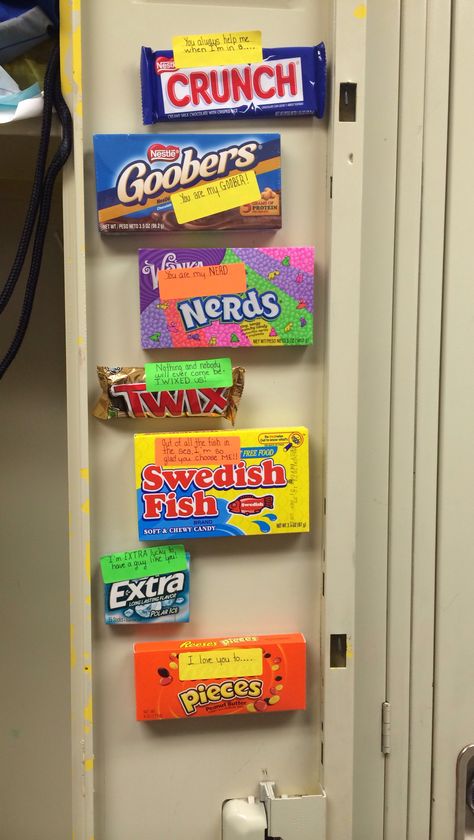 For me and my boyfriends anniversary I put candy in his locker and for each candy had a saying Valentine's Friends, Birthday Locker, Birthday Locker Decorations, Mummy Cupcakes, Best Friend Birthday Present, Locker Ideas, Candy Quotes, Apology Gifts, Locker Decorations